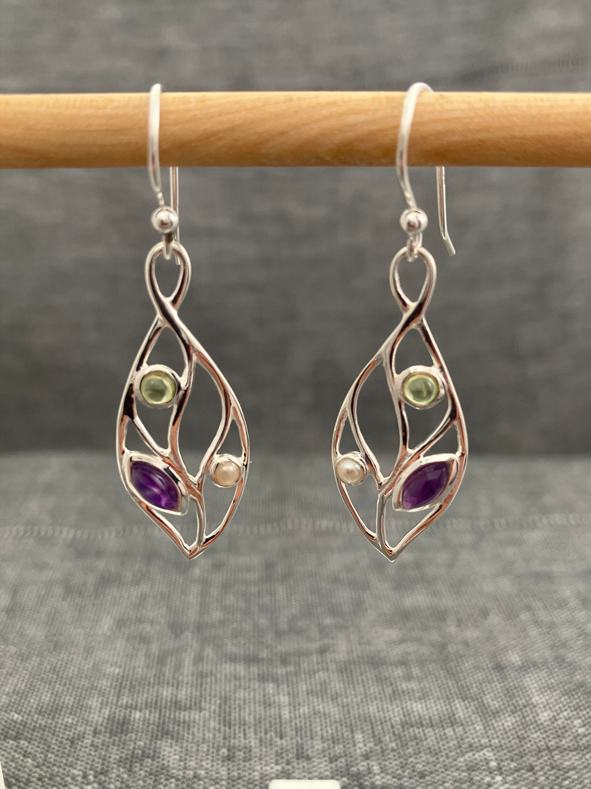 Amethyst And Peridot Leaf Earring