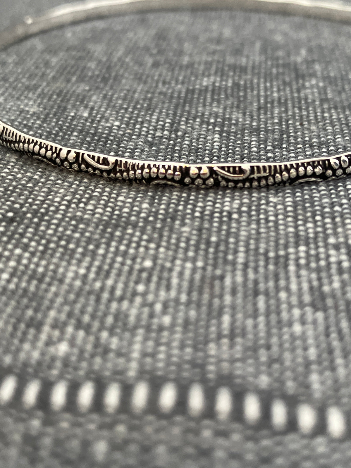 Daisy Patterned Bangle