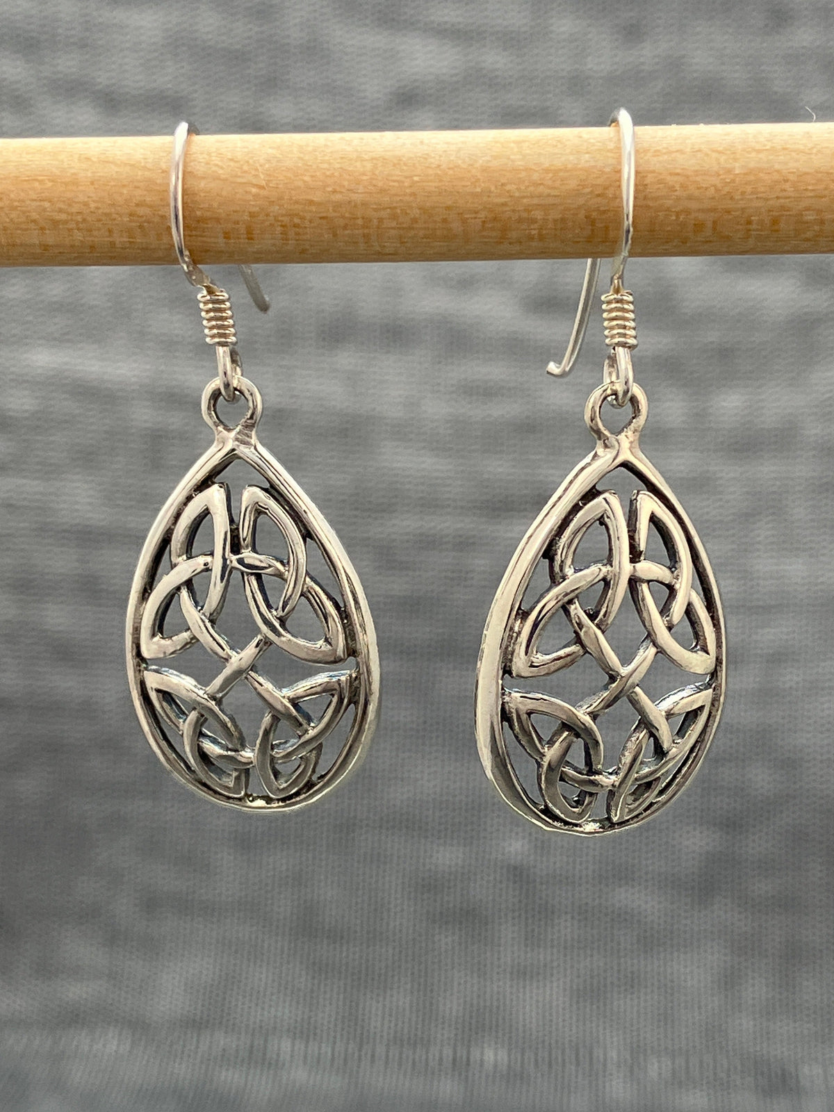 Celtic Knot Oval Earring