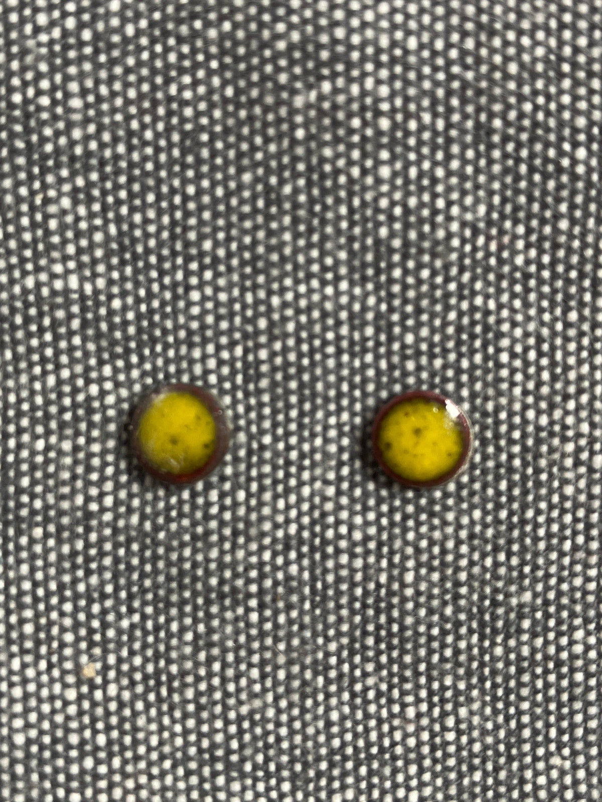 Yellow Round Studs