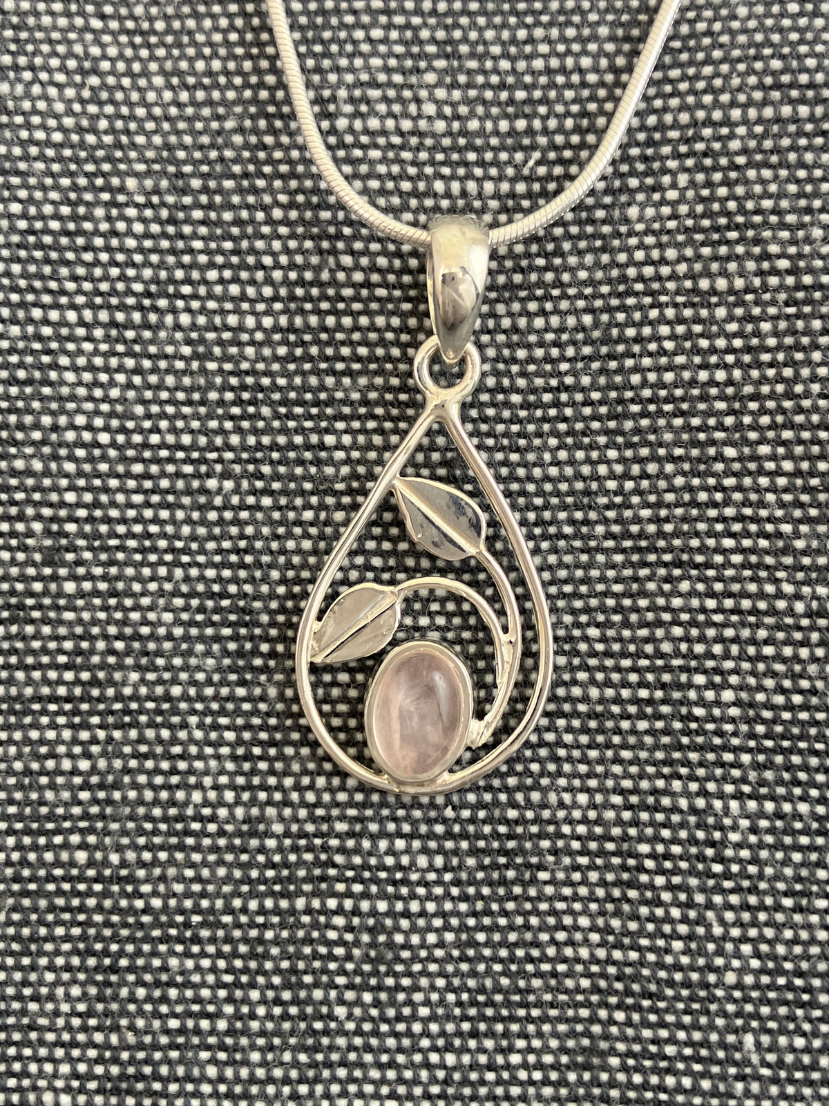 Rose Quartz Leafy Loop Pendant