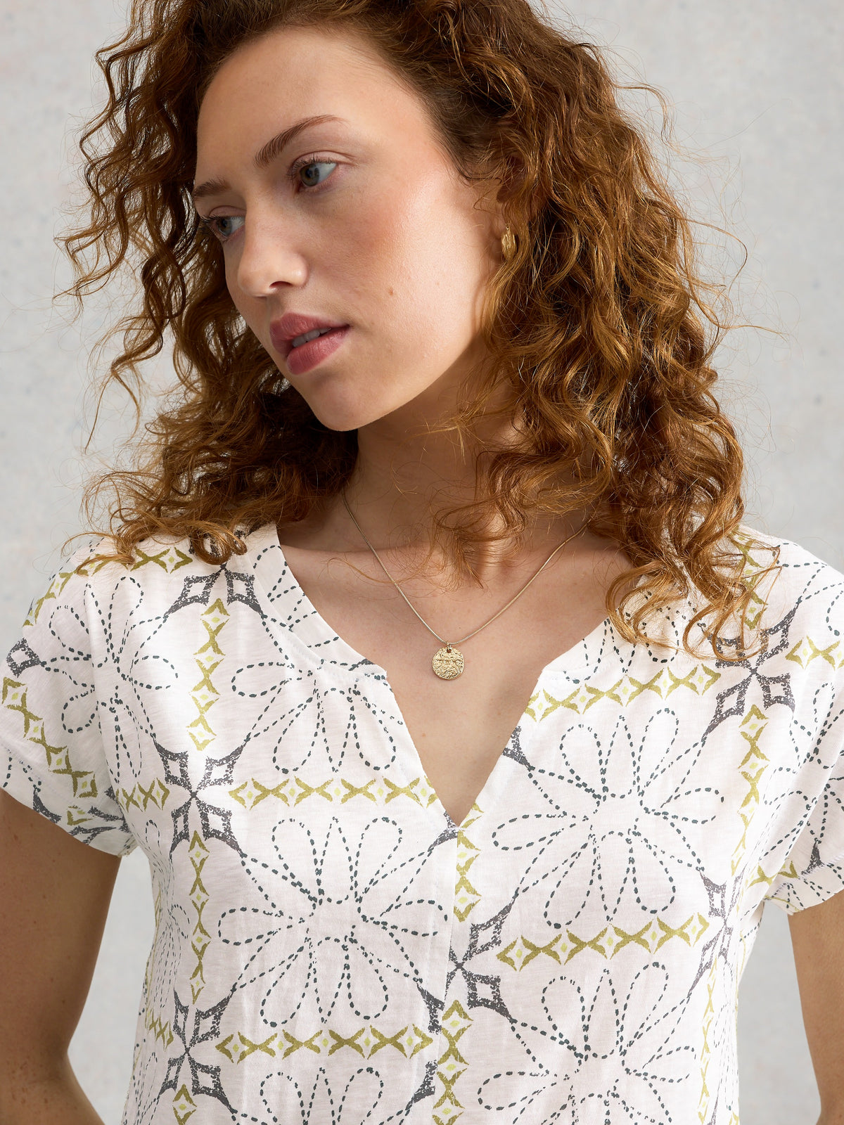 Nelly Notch Neck Tee White Pr