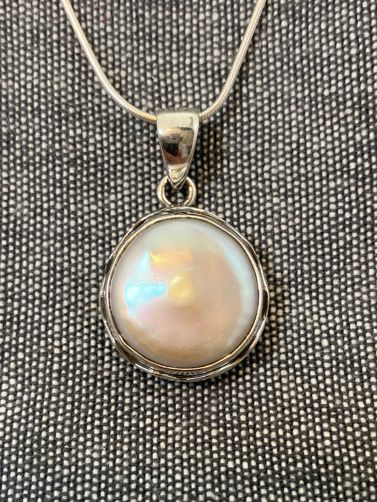 Pearl Silver Stranded Frame Pendant