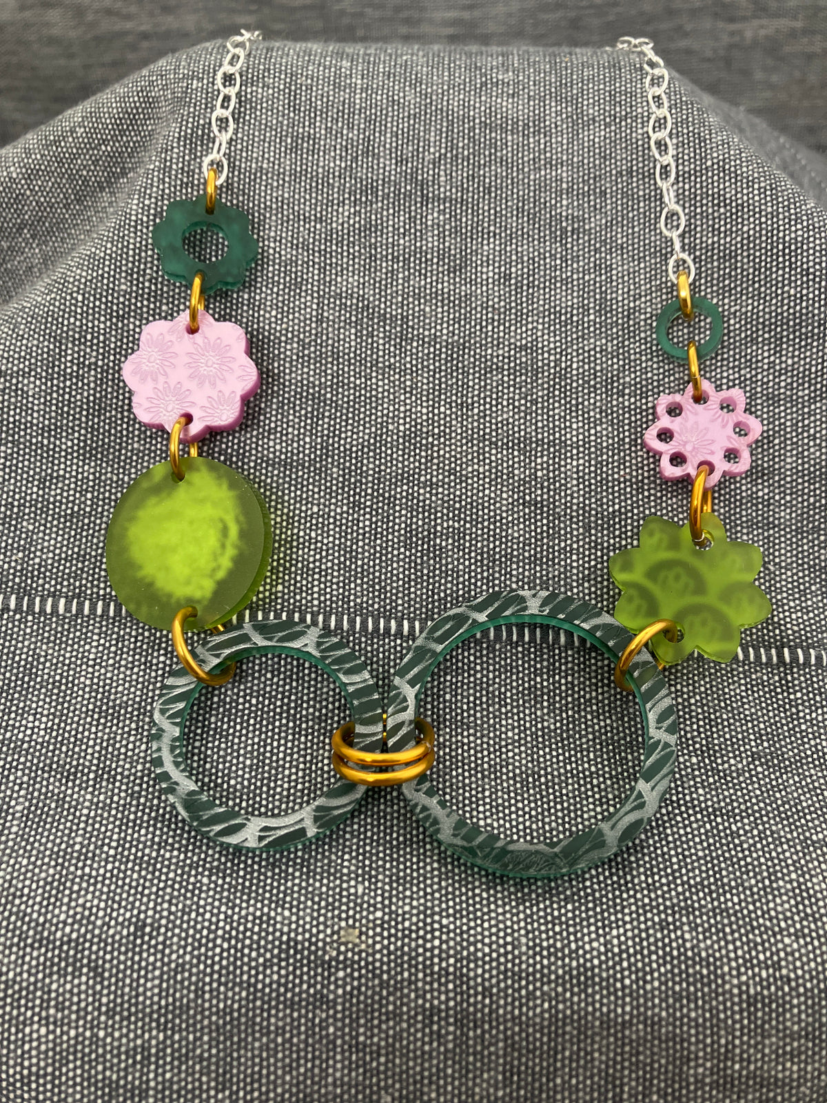 Shimmer Teal Loop Green Disc Chain Necklace