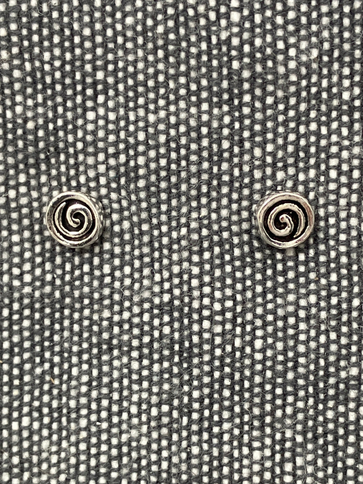 Spiral studs