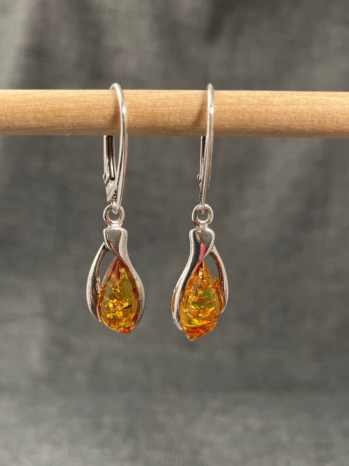 Amber Leaf Drops