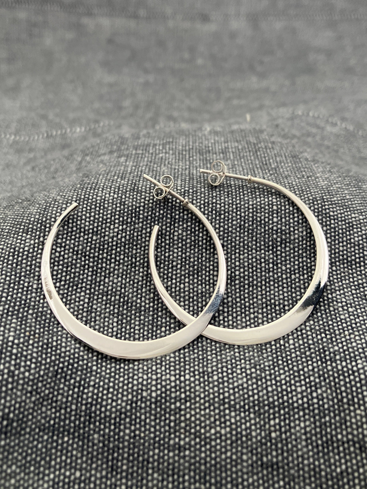 Flattened Stud Hoops – 35mm