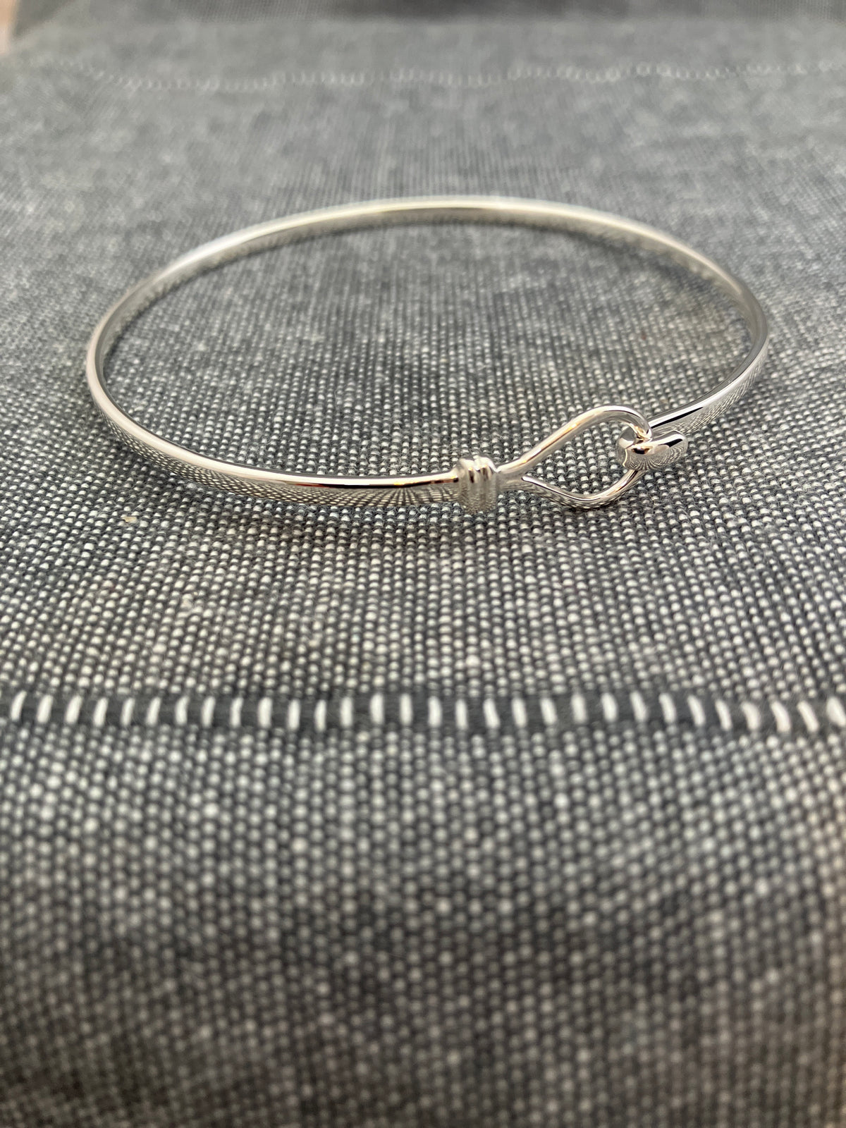 Fine Hook Bangle