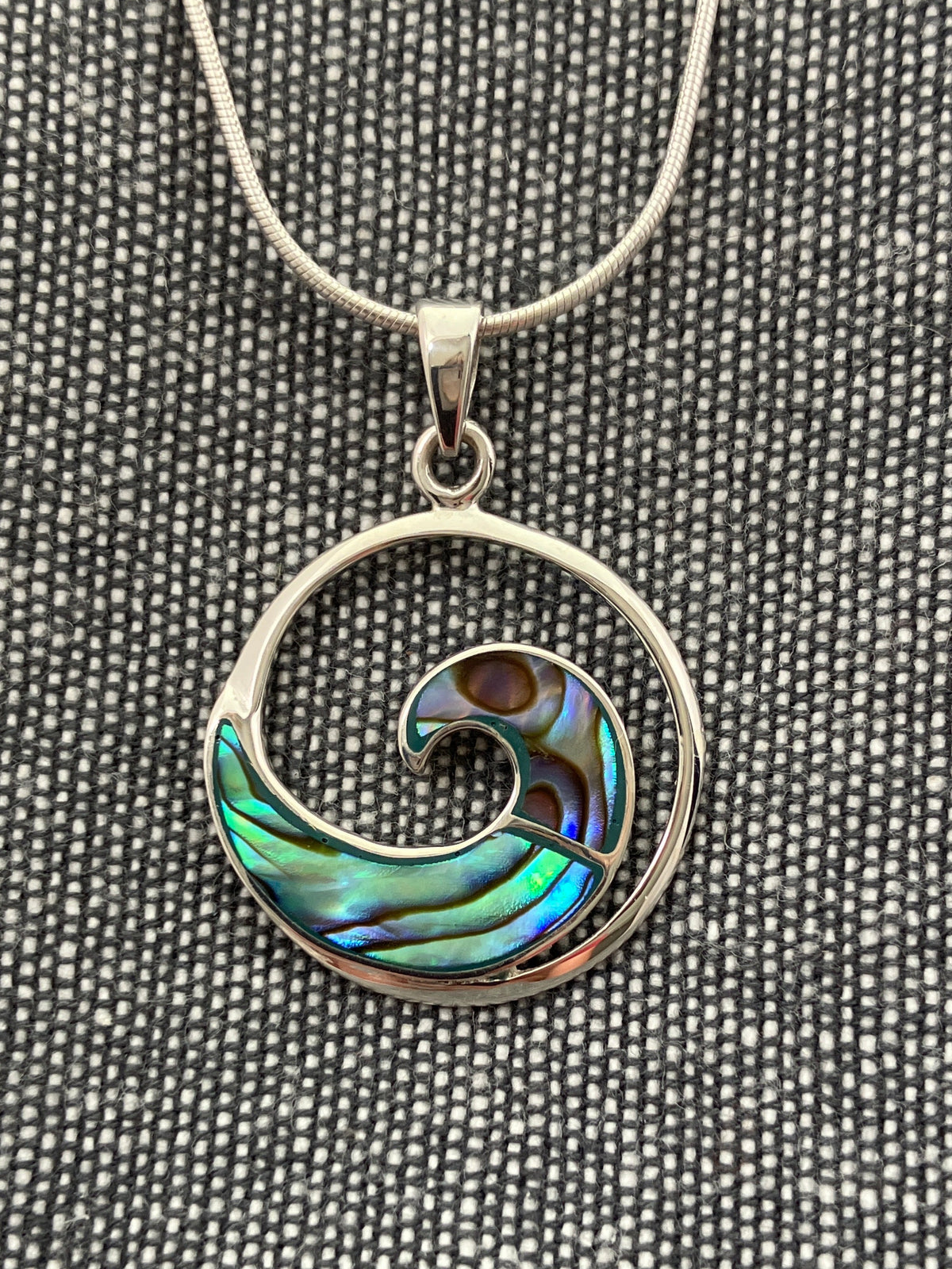 Paua Shell Wave In Circle Pendant