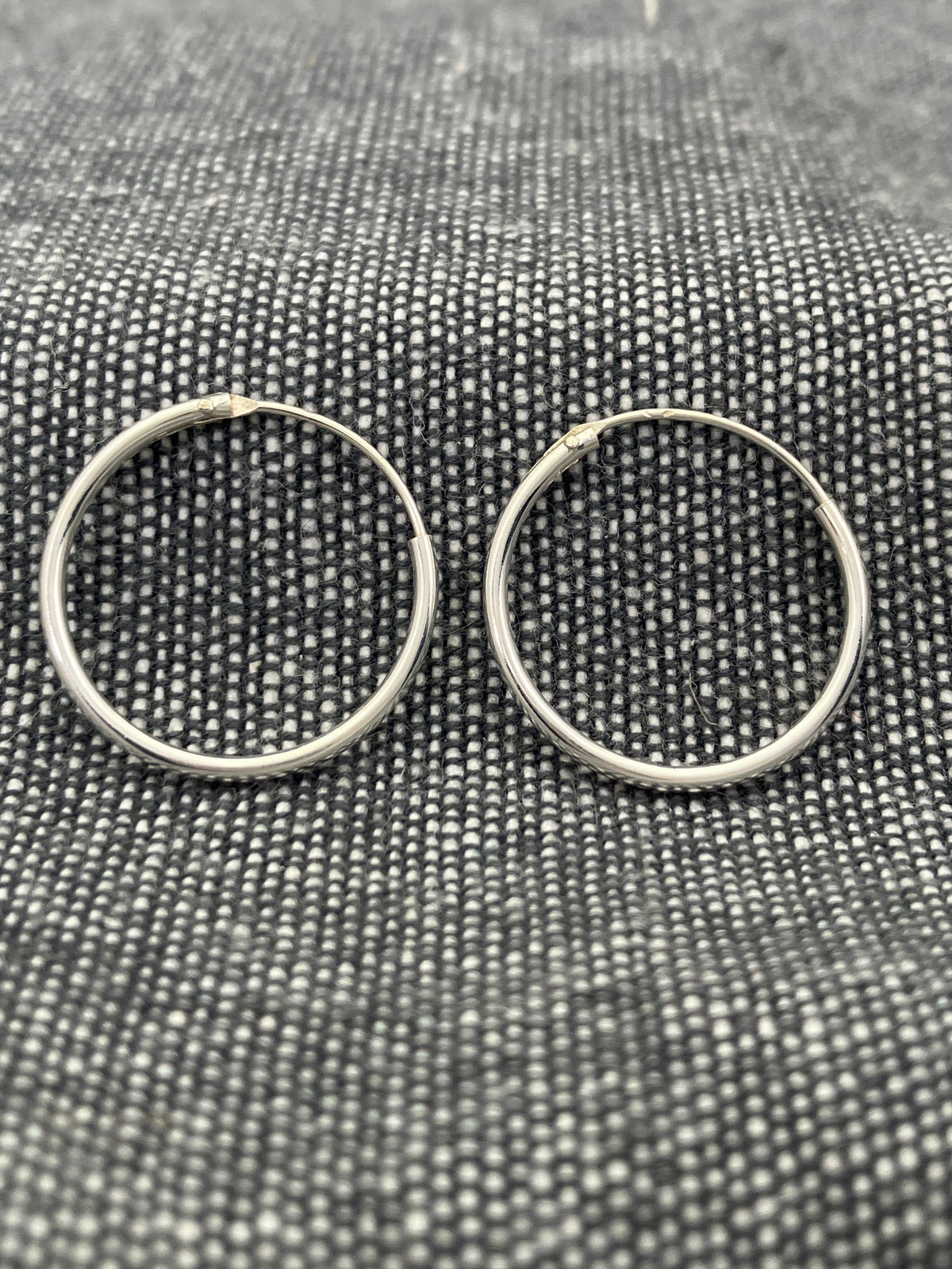Simple Sleeper Hoops – 18mm