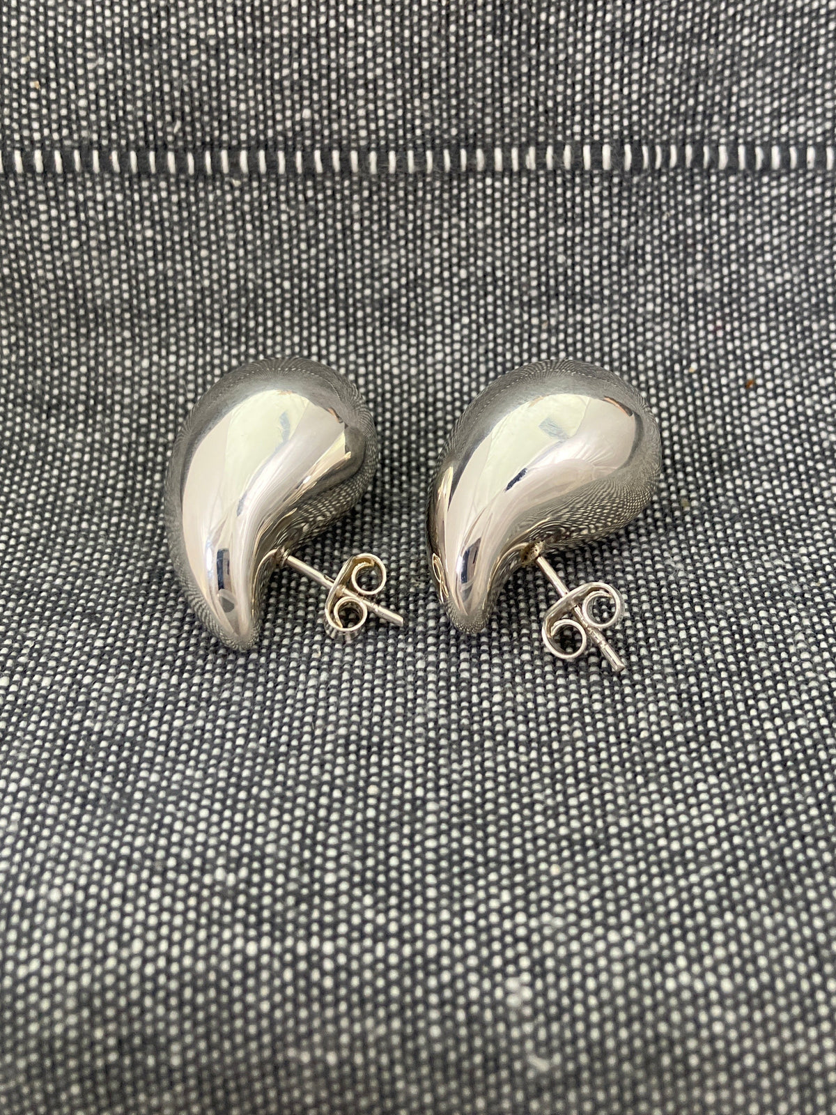 Bulbous Curved Studs