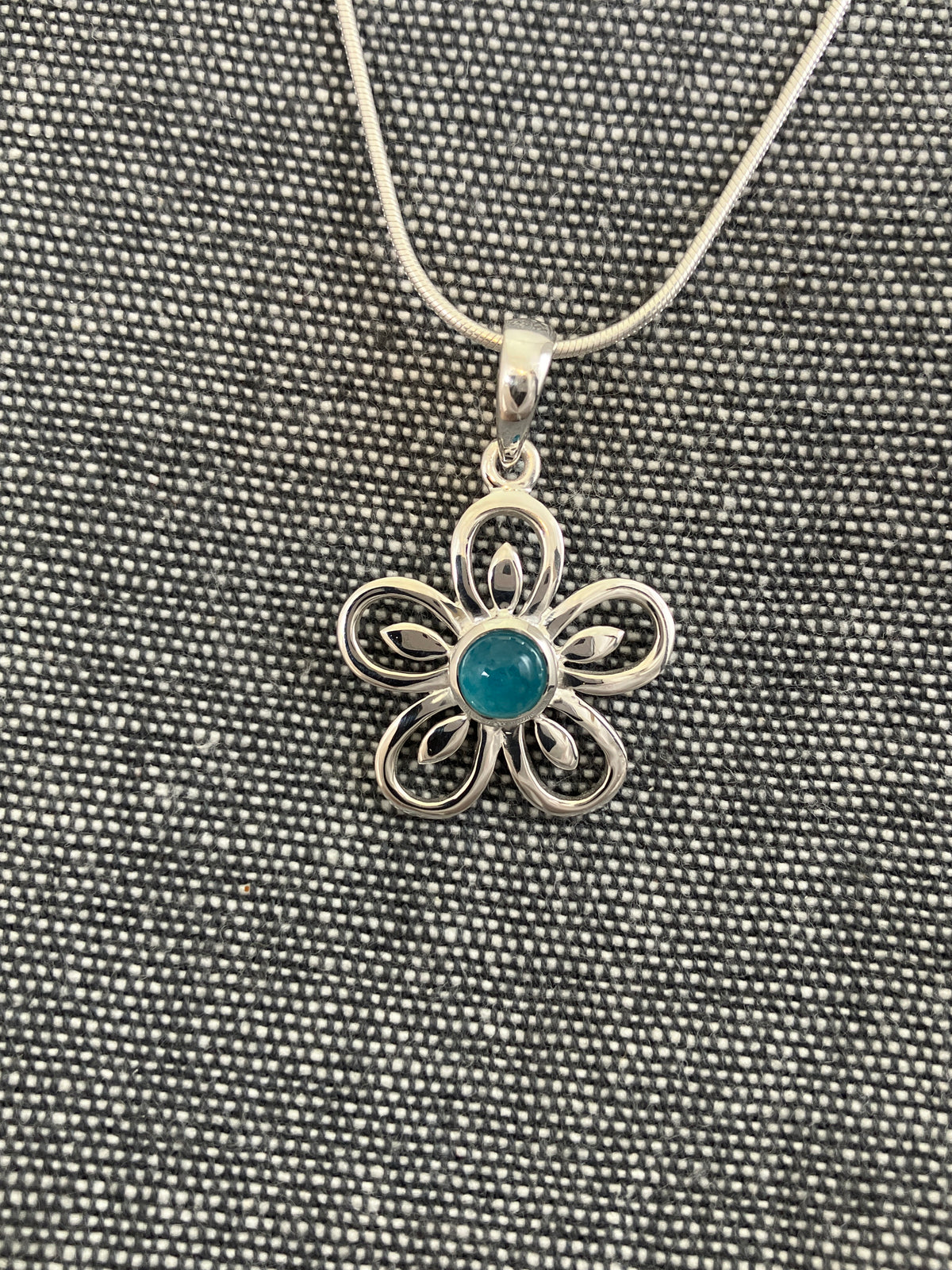 Apatite Lazy Daisy Pendant