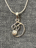 Pearl Little Leafy Pendant