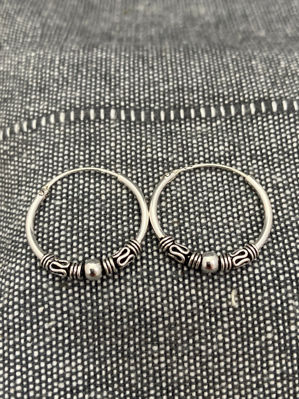 Isis Ball Bali Hoops – 18mm